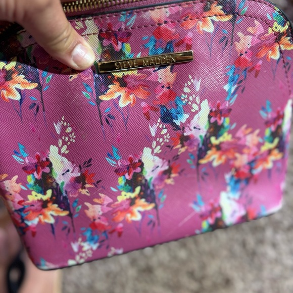 Steve Madden Floral Purple Crossbody Bag with Adjustable Chain Strap - Picture 8 of 10